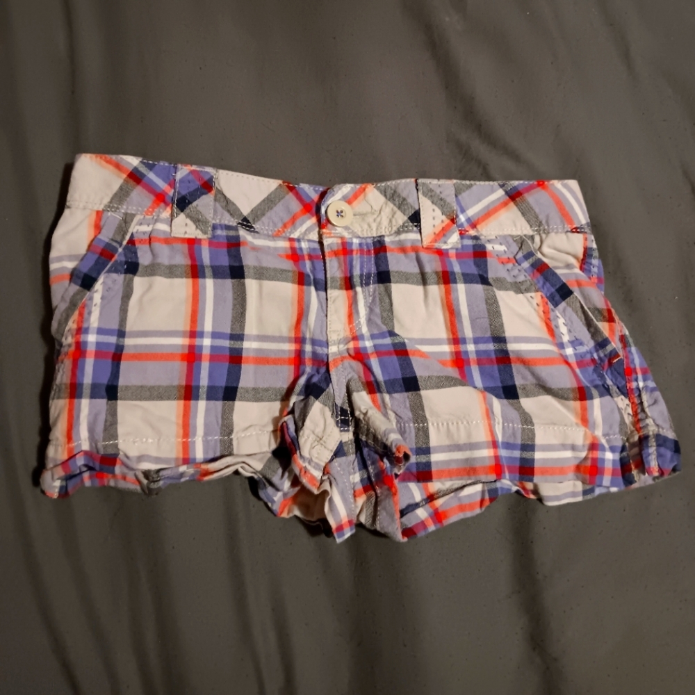 So Juniors Red, Beige, Purple Plaid Low Rise Shortie Shorts ~5~